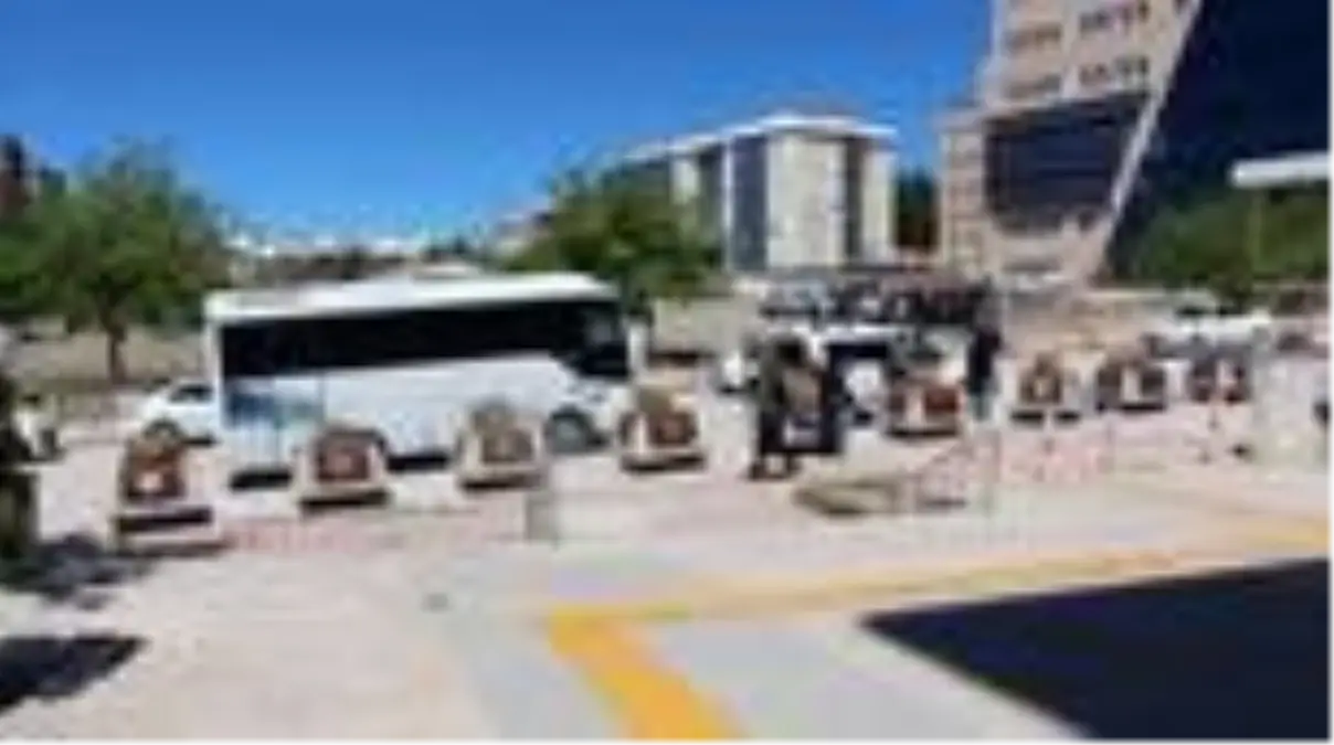 Husumetli olduğu kişiyi darp eden 8 kişi yakalandı