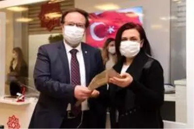 Karesi'den Annelere karanfil