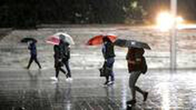 Meteoroloji'den 5 il için sağanak yağış uyarısı Meteoroloji'den 5 il için sağanak yağış uyarısı
