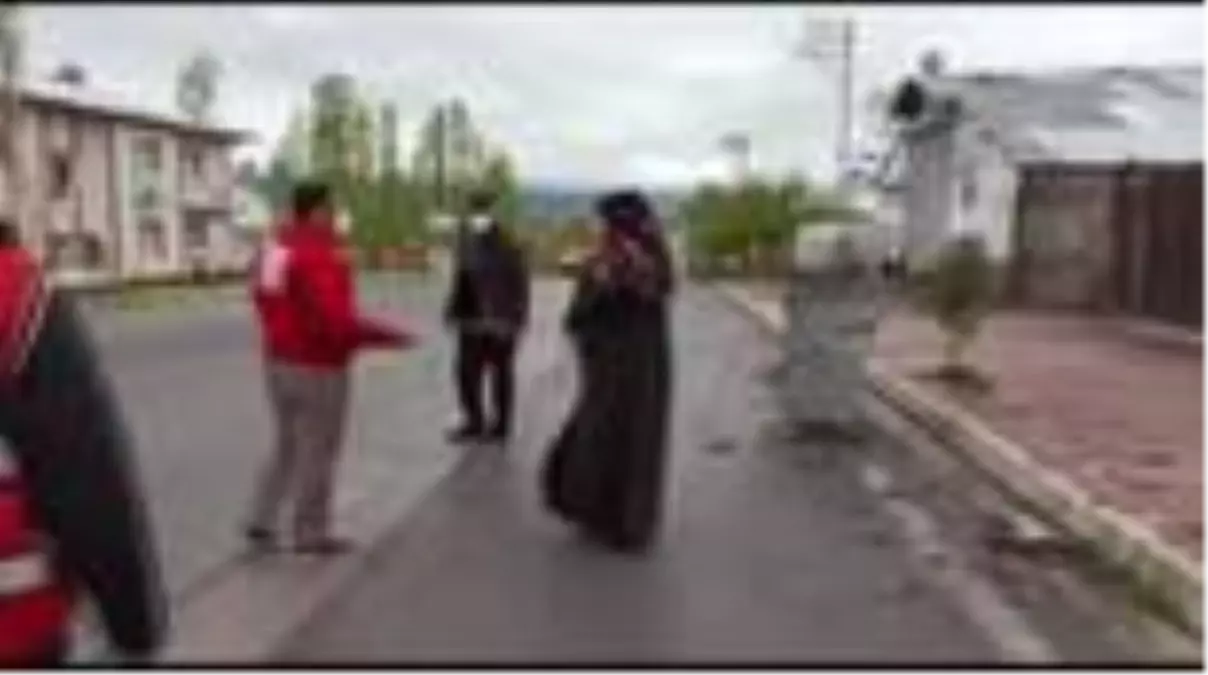 Muradiye'de Anneler Günü kutlaması