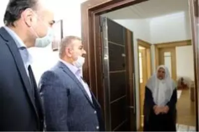 Palandöken'de şehit annelerine 'Anneler Günü' ziyareti Palandöken'de şehit annelerine 'Anneler Günü' ziyareti