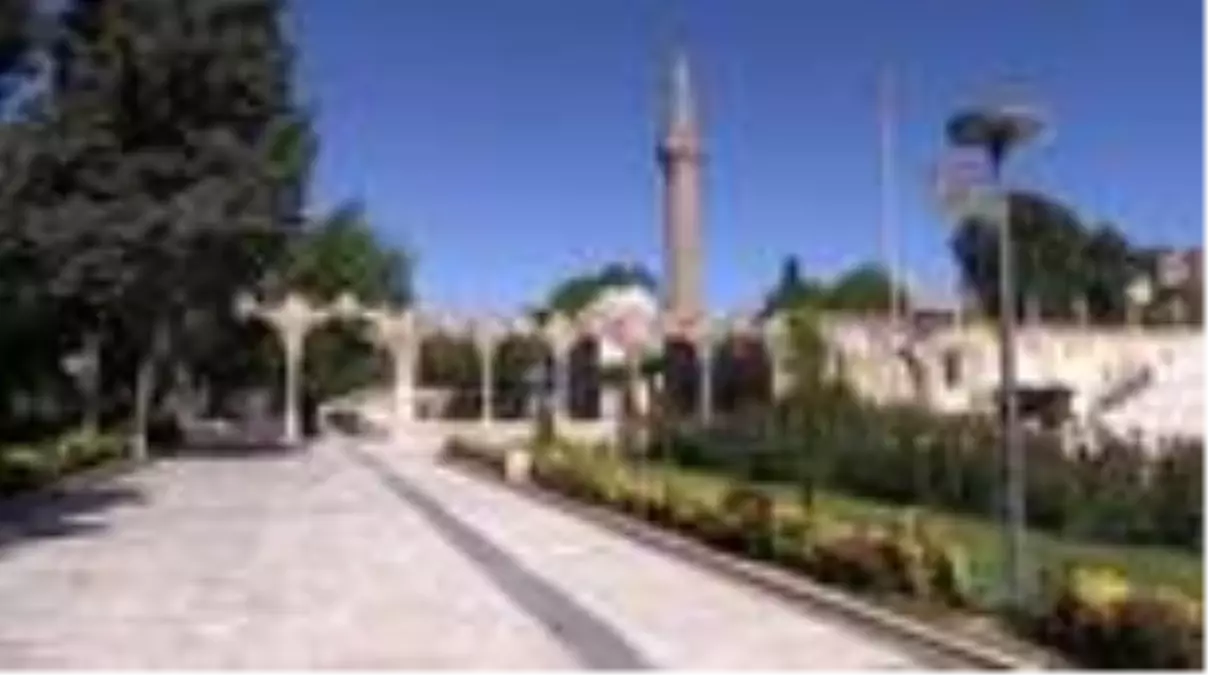 Şanlıurfa'da sokaklar boş kaldı