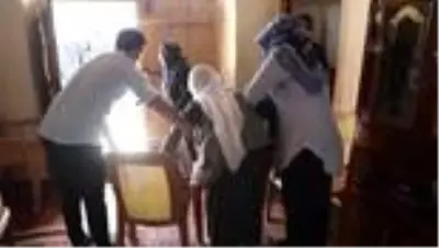 Şehit anneleri ve asırlık çınarlara 'Anneler Günü' ziyareti Şehit anneleri ve asırlık çınarlara 'Anneler Günü' ziyareti
