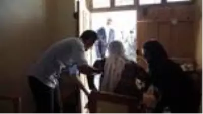 Şehit anneleri ve asırlık çınarlara 'Anneler Günü' ziyareti Şehit anneleri ve asırlık çınarlara 'Anneler Günü' ziyareti
