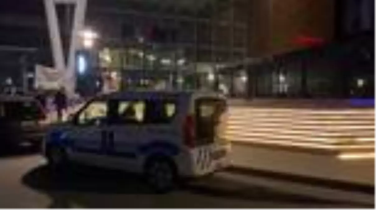 Alışveriş merkezine pompalı tüfekle saldırı