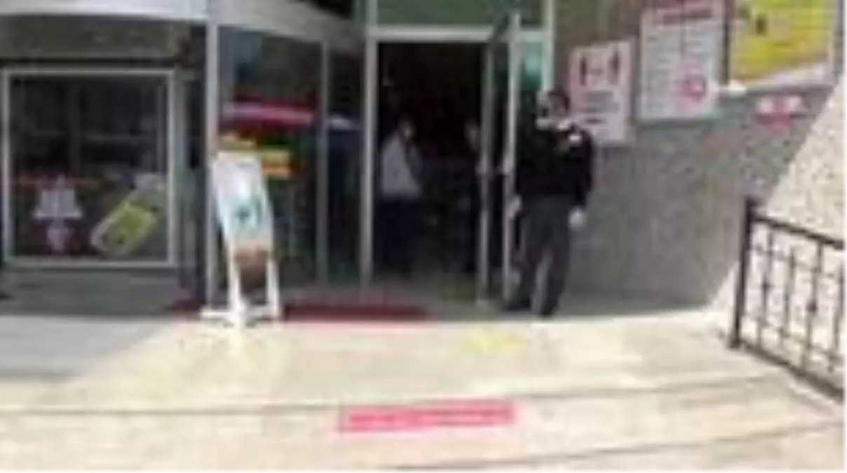 AVM'ler açıldı