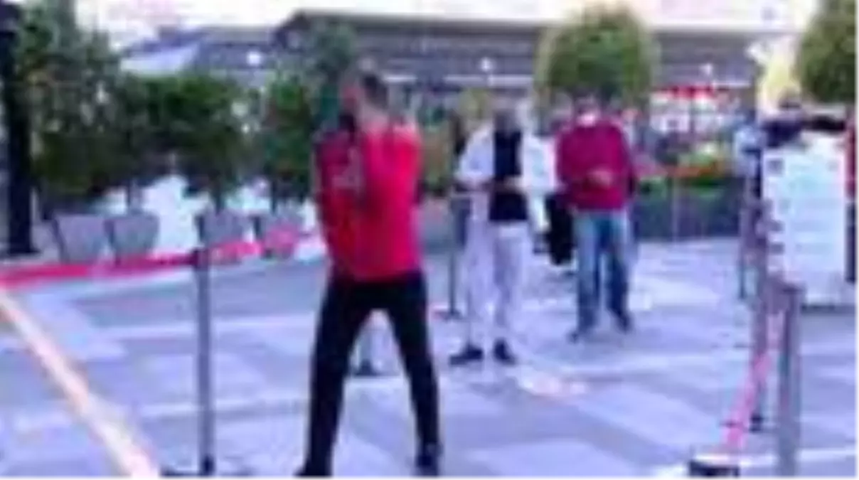 AVM'LER KAPILARINI AÇTI