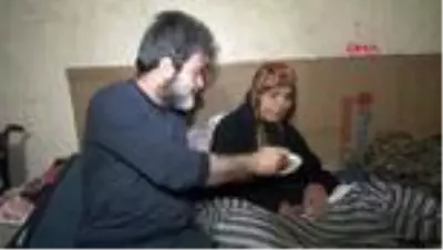 HATAY Bodrum kattaki depoda, felçli ve görmeyen annesine bakıyor HATAY Bodrum kattaki depoda, felçli ve görmeyen annesine bakıyor