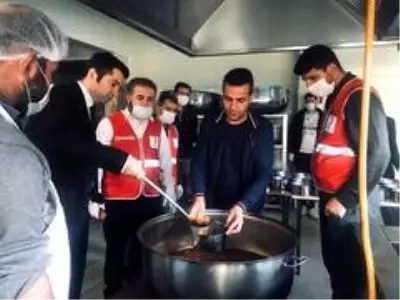 Hizan'daki ihtiyaç sahiplerine yemek yardımı Hizan'daki ihtiyaç sahiplerine yemek yardımı