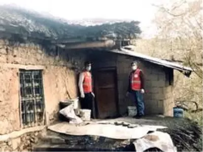 Hizan'daki ihtiyaç sahiplerine yemek yardımı Hizan'daki ihtiyaç sahiplerine yemek yardımı