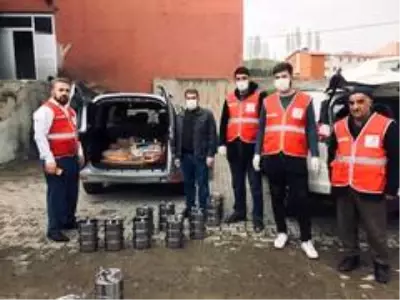 Hizan'daki ihtiyaç sahiplerine yemek yardımı Hizan'daki ihtiyaç sahiplerine yemek yardımı