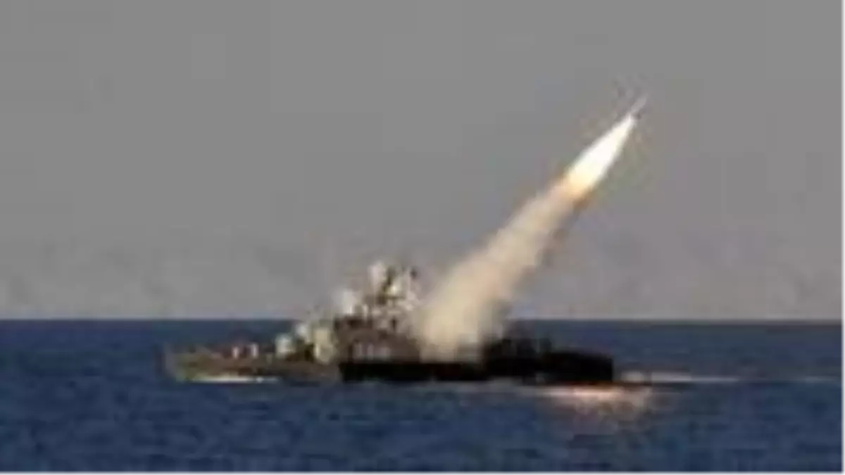 İran yanlışlıkla kendi savaş gemisini vurdu: 19 ölü, 15 yaralı