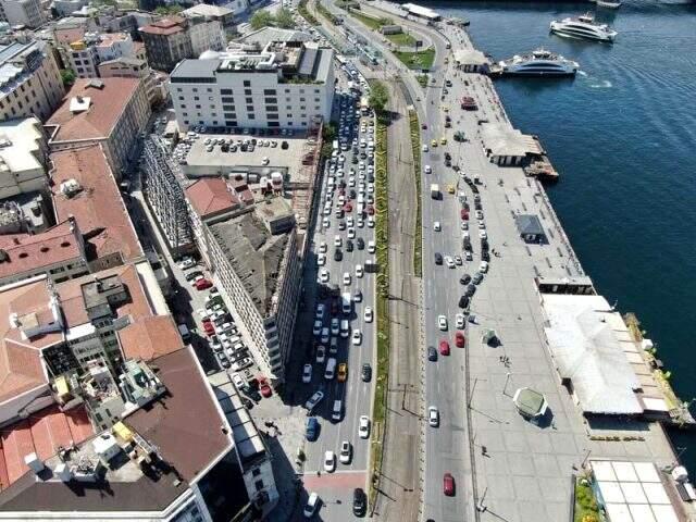 İstanbul'da trafik yoğunluğu koronavirüs öncesi döneme geri döndü İstanbul'da trafik yoğunluğu koronavirüs öncesi döneme geri döndü