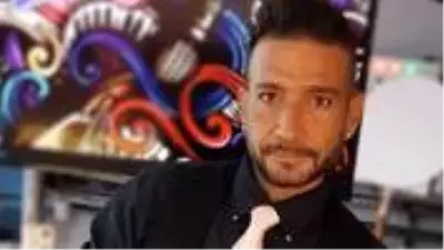 KKTC'nin ünlü sanatçısı Tarık Altıner, sevgilisini darp ettiği gerekçesiyle gözaltına alındı KKTC'nin ünlü sanatçısı Tarık Altıner, sevgilisini darp ettiği gerekçesiyle gözaltına alındı