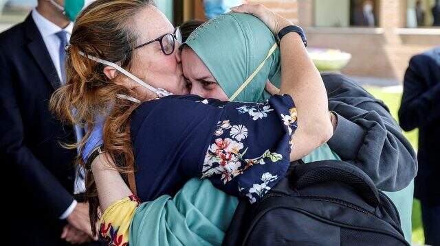 MİT'in Afrika'da kurtardığı İtalyan kız, İslamiyet'i seçerek Ayşe adını aldı