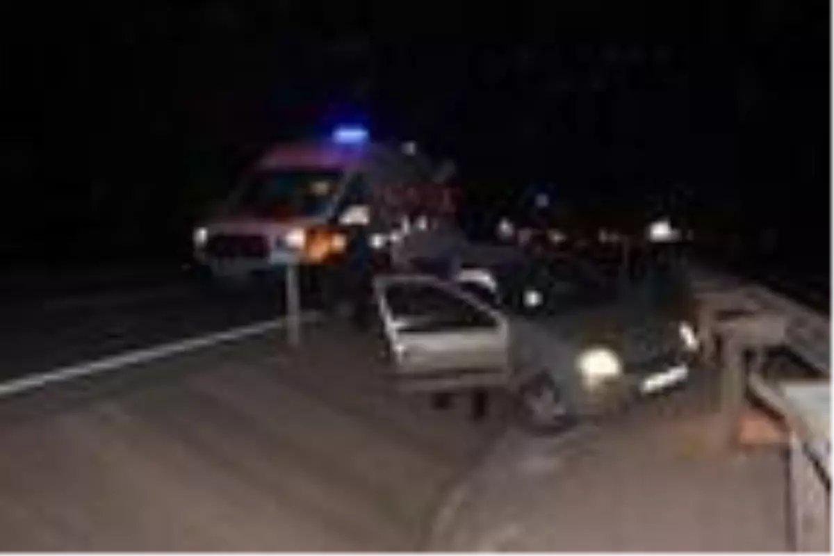 Sağlık çalışanı çift kazada yaralandı