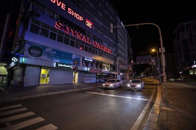 Son Dakika: 24 şehirde hafta sonu uygulanan sokağa çıkma yasağı sona erdi