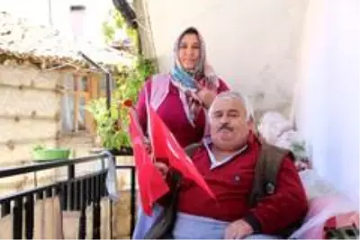 Yerel sanatçılar moral verdi Yerel sanatçılar moral verdi