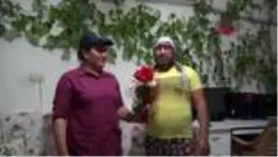 ANTALYA Anneler Günü'nde kılık değiştirerek eşine sürpriz yaptı ANTALYA Anneler Günü'nde kılık değiştirerek eşine sürpriz yaptı