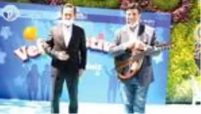 Coşkun Sabah'tan sosyal mesafeli konser Coşkun Sabah'tan sosyal mesafeli konser