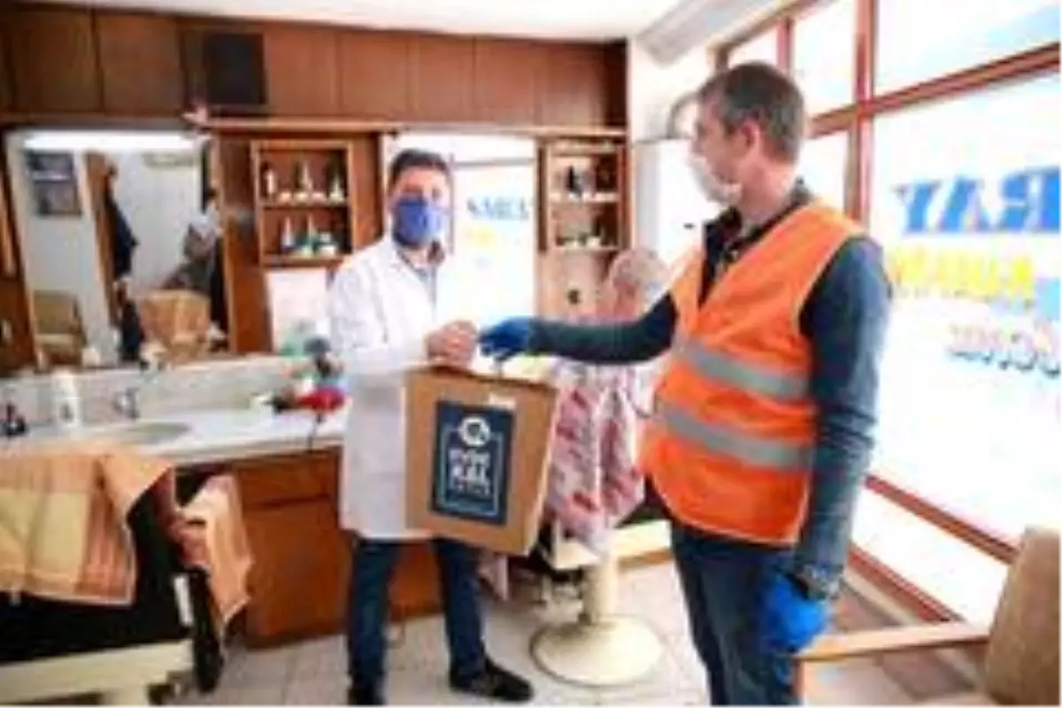 Fatsa Belediyesinden 200 berber ve kuaföre hijyen çantası