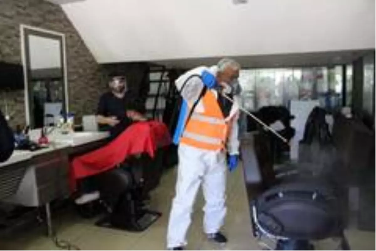 Kahta'da berber ve kuaför salonları dezenfekte edildi
