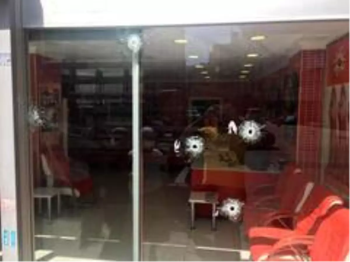 Kısıtlamanın bitimine dakikalar kala kasaba kurşun yağdırdı