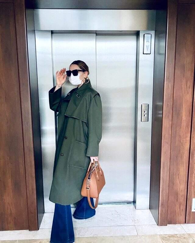 Koronavirüs tedbirlerine uyan Hadise, Instagram hesabından peş peşe maskeli pozlarını paylaştı