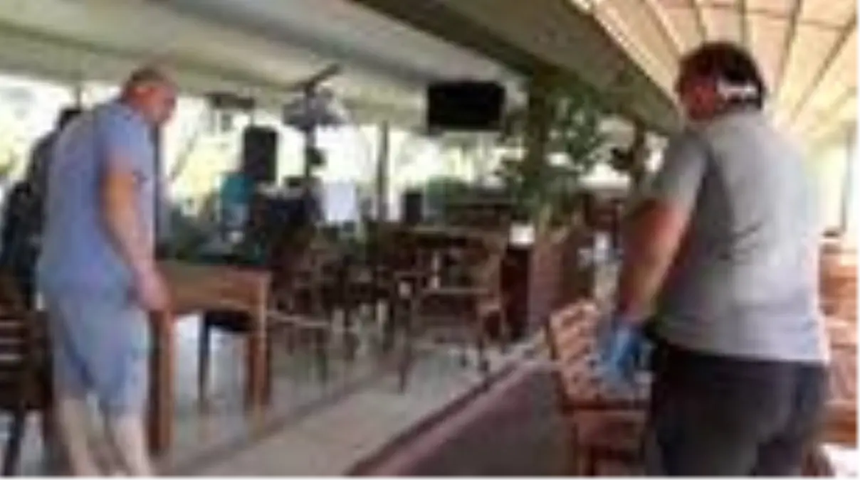 Otellerde sosyal mesafe ölçümleri yapılıyor