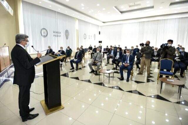 Van'da taziye çadırı kurulan mahallede vaka sayısı 101'e yükseldi, vali sorumsuzluğa isyan etti