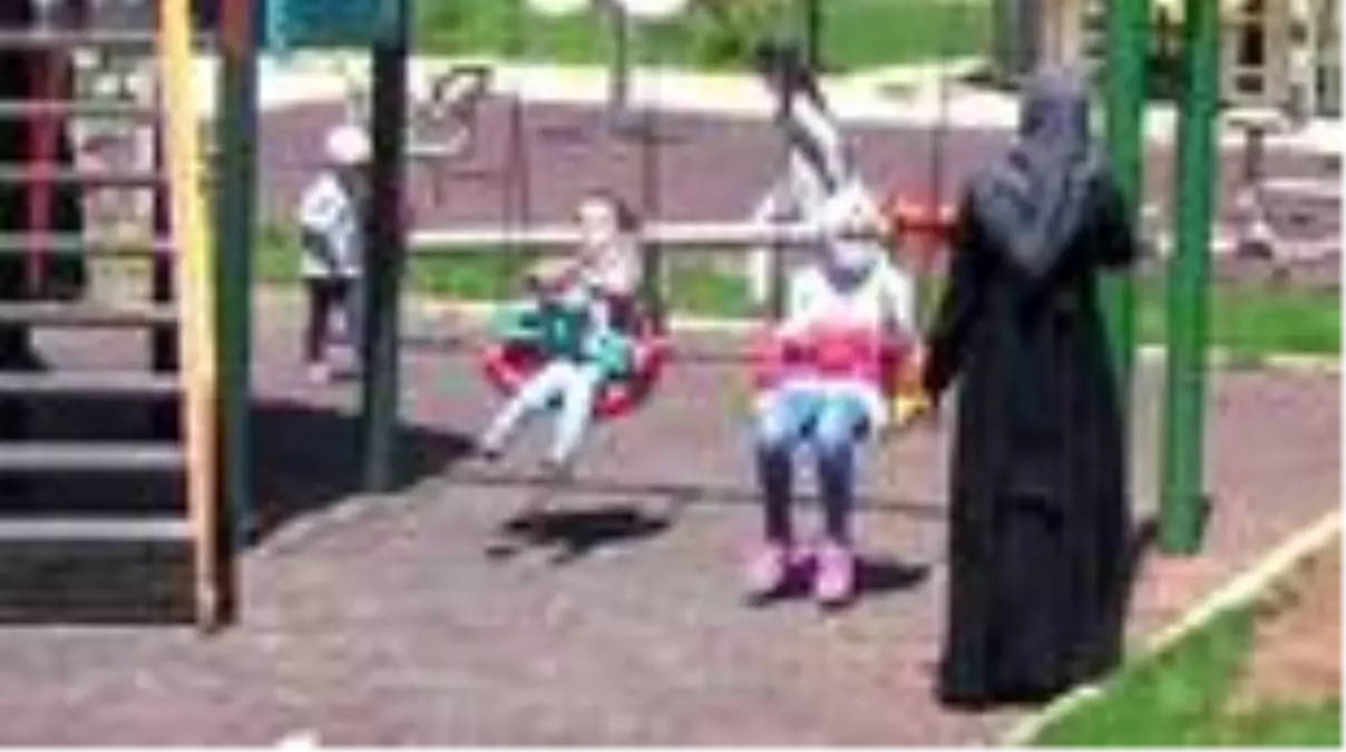 14 yaş altı çocuklar uzun bir aradan sonra sokağa çıktı