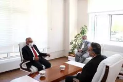 Başkan Büyükkılıç 1 günde 6 ilçeyi ziyaret etti Başkan Büyükkılıç 1 günde 6 ilçeyi ziyaret etti