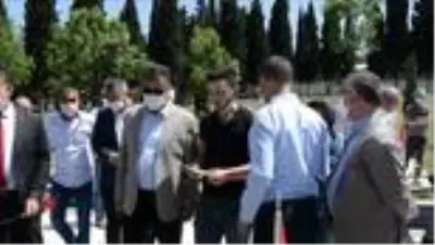 CHP Grup Başkanvekili Özel: 'Soma'yı unutturmamak boynumuzun borcudur' CHP Grup Başkanvekili Özel: 'Soma'yı unutturmamak boynumuzun borcudur'