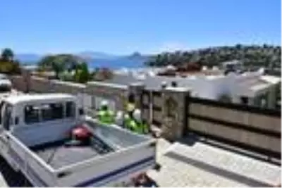 Ekipler, yıkım için Özdil'in villasında (4) Ekipler, yıkım için Özdil'in villasında (4)