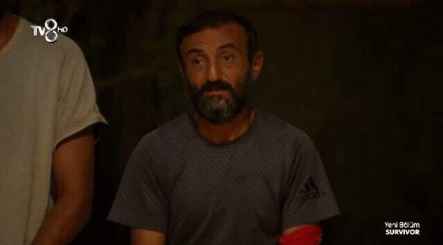 Ersin'e köpeğinin öldüğünü çekim esnasında söylemeyen Acun Ilıcalı'ya övgü yağdı: İnsanların acısını reyting malzemesi yapmadın Ersin'e köpeğinin öldüğünü çekim esnasında söylemeyen Acun Ilıcalı'ya övgü yağdı: İnsanların acısını reyting malzemesi yapmadın