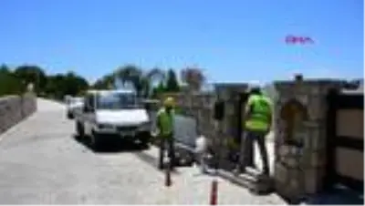 MUĞLA Ekipler, yıkım için Özdil'in villasında MUĞLA Ekipler, yıkım için Özdil'in villasında