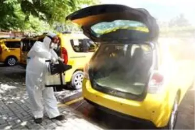 Taksi ve taksi durakları dezenfekte edildi Taksi ve taksi durakları dezenfekte edildi