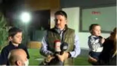 Bakan Pakdemirli ve ailesi çiftçileri alkışladı Bakan Pakdemirli ve ailesi çiftçileri alkışladı