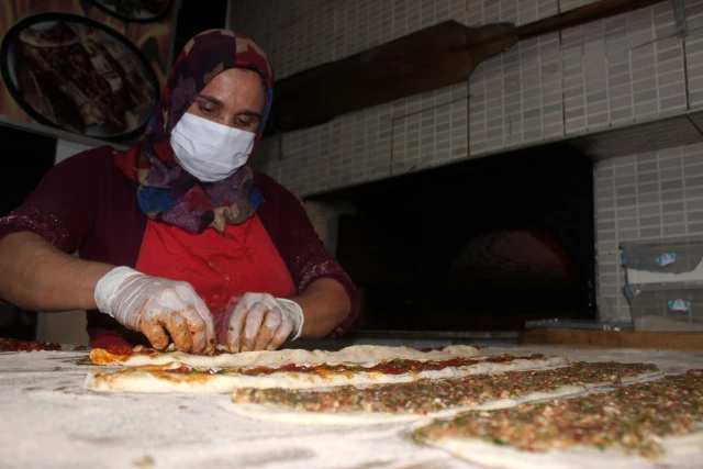 İşçi bulmakta zorlanan kadın lokantacı etli ekmek ustası oldu haberi