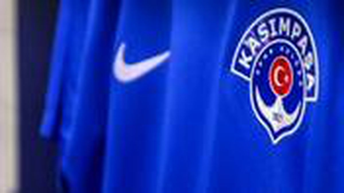 Kasımpaşa'da iki futbolcunun koronavirüs testi pozitif çıktı