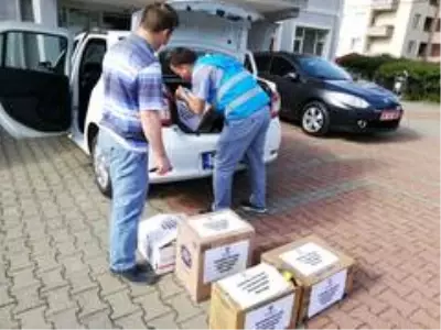 Kurucaşile'de miniklerden Ramazan kolisi