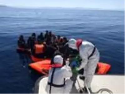 Kuşadası Körfezi'nde 30 göçmen kurtarıldı