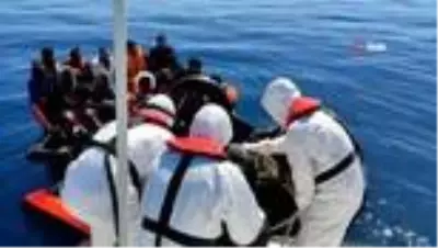 Kuşadası Körfezi’nde 30 göçmen kurtarıldı