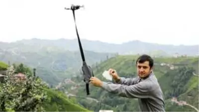 Muhtar, Köyde Drone ile Maske Dağıtıyor Muhtar, Köyde Drone ile Maske Dağıtıyor
