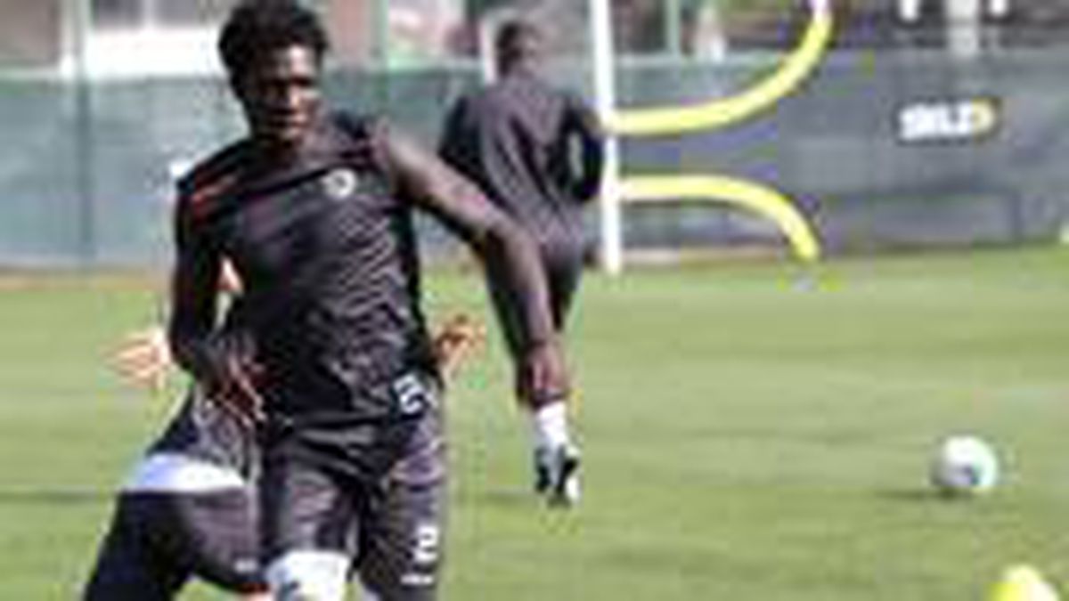 N'Sakala, Beşiktaş'la sözleşme imzaladığına dair çıkan haberleri yalanladı
