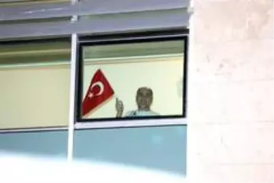 Nevşehir'de yurtta karantinada kalan vatandaşlar için konser düzenlendi Nevşehir'de yurtta karantinada kalan vatandaşlar için konser düzenlendi