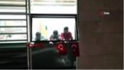 Nevşehir'de yurtta karantinada kalan vatandaşlar için konser düzenlendi Nevşehir'de yurtta karantinada kalan vatandaşlar için konser düzenlendi