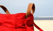 plaj çantalarında olması gereken ürünler