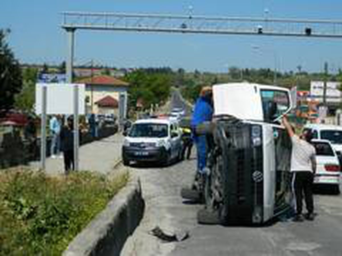 Tarihi köprüde kaza