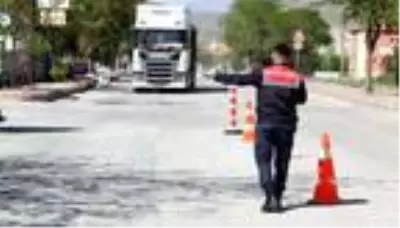 Taziye evine giden kadın koronavirüs bulaştırdı, 30 ev karantinaya alındı Taziye evine giden kadın koronavirüs bulaştırdı, 30 ev karantinaya alındı